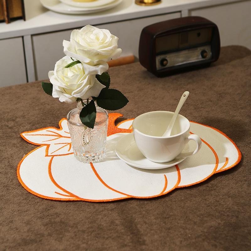 # Podkładka na stół z haftowan – Coffee Leaves Tea recenzja i cena